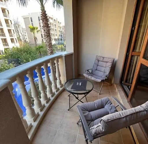 Cascadas, With A Pool View Appartamento